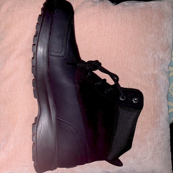 Black UGG for men size 9. main image 6